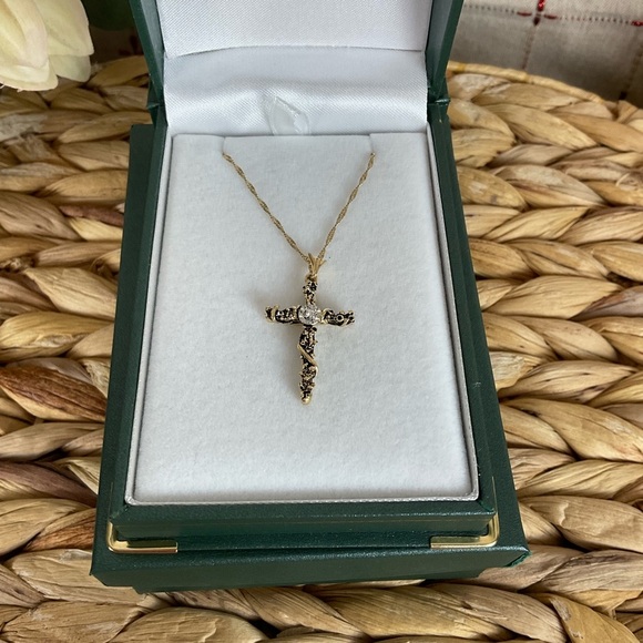 14k Yellow Gold Twisted Chain 14k Yellow Gold & Diamond Cross Pendant 19” Chain - Picture 1 of 8